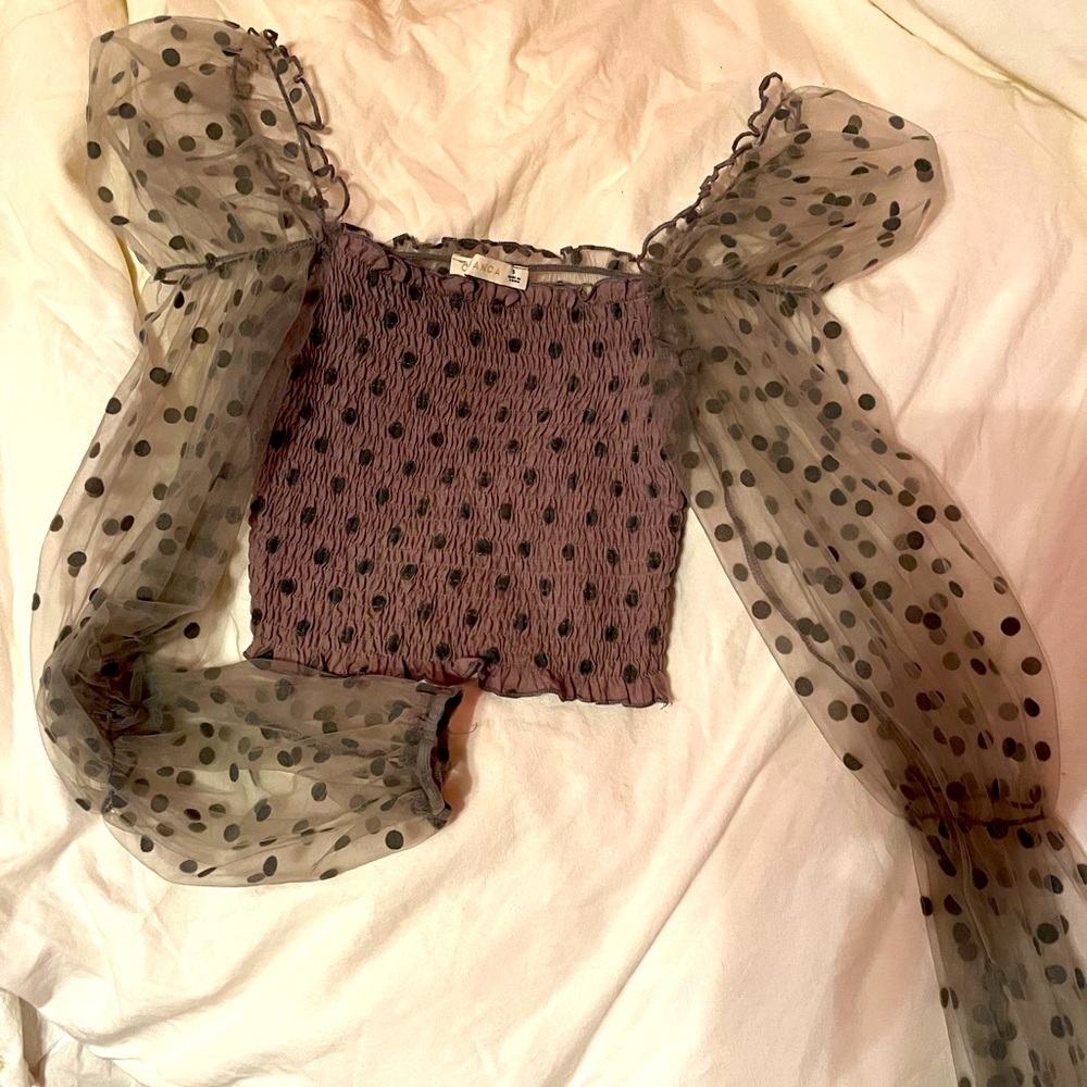 Sexy classy crop top with shear sleeves